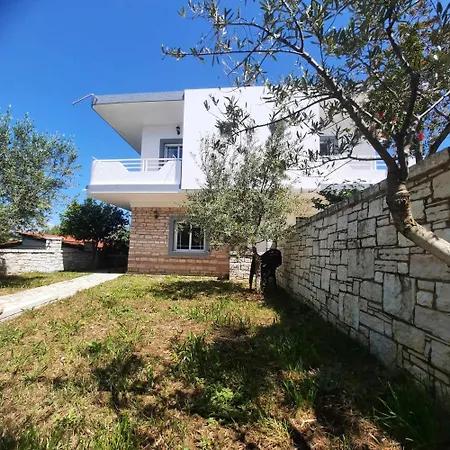 Abelia Ksamil